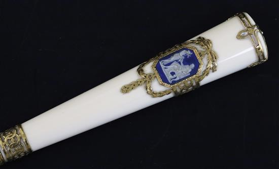 A Swiss gold-mounted ivory parasol handle, H.6in.